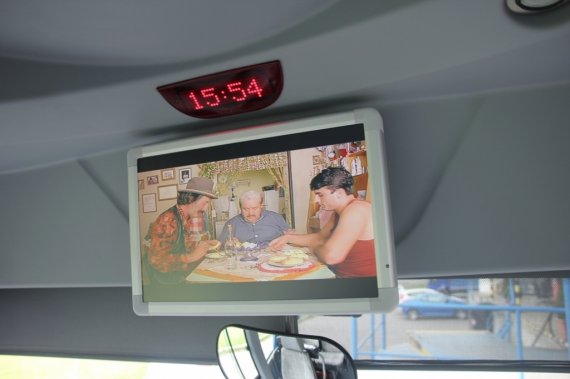 ISUZU Turquoise   19" monitor MM19000VH