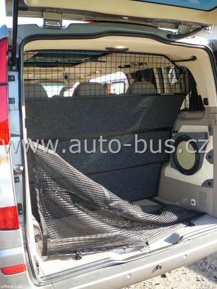 Instalace 19"elektrického monitoru, 2DIN autorádia, GPS navigace, DVB T TV tuneru, ozvučení, napájení 220V