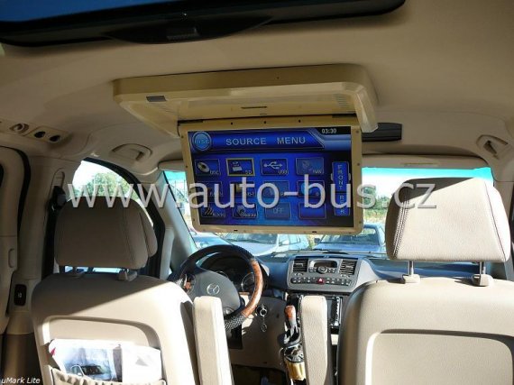 Instalace 19"elektrického monitoru, 2DIN autorádia, GPS navigace, DVB T TV tuneru, ozvučení, napájení 220V