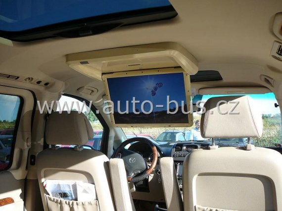 Instalace 19"elektrického monitoru, 2DIN autorádia, GPS navigace, DVB T TV tuneru, ozvučení, napájení 220V