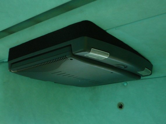 Výměna nefunkční CRT TV za 15"LCD výklopný monitor