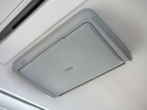 Instalace 19"elektrického stropního monitoru
