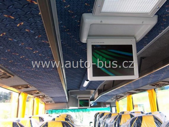 Instalace pevné navigace, DVD přehrávače, parkovací kamery, stropního monitoru
